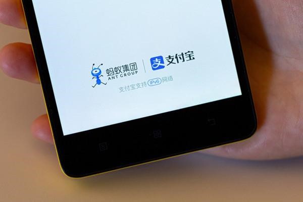 在闲鱼上买游戏帐号是什么流程？付了钱就直接能知道帐号密码吗？